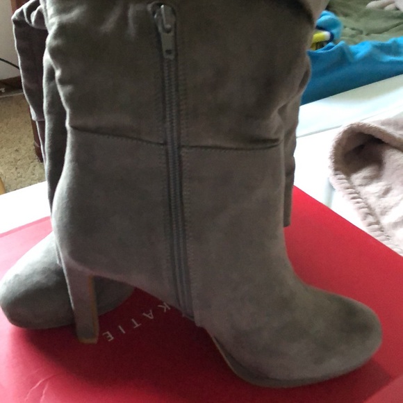 Heels - Picture 3 of 5